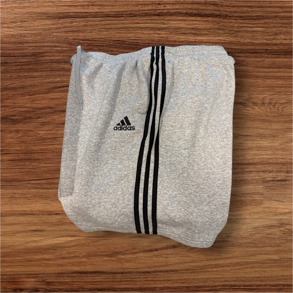 Adidas Men’s Essential Three Stripes Fleece Gray Shorts - Picture 7 of 11